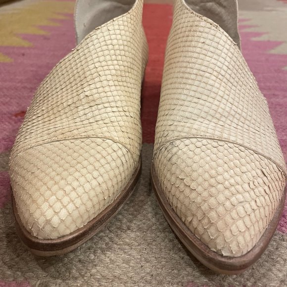 Free People Royale Flat White Embossed Flats Womens Size 37 - Picture 3 of 8
